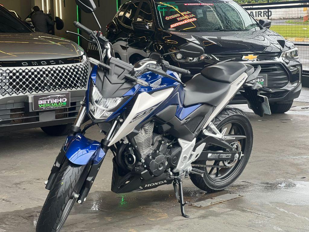 HONDA CB 300 F Twister - Foto