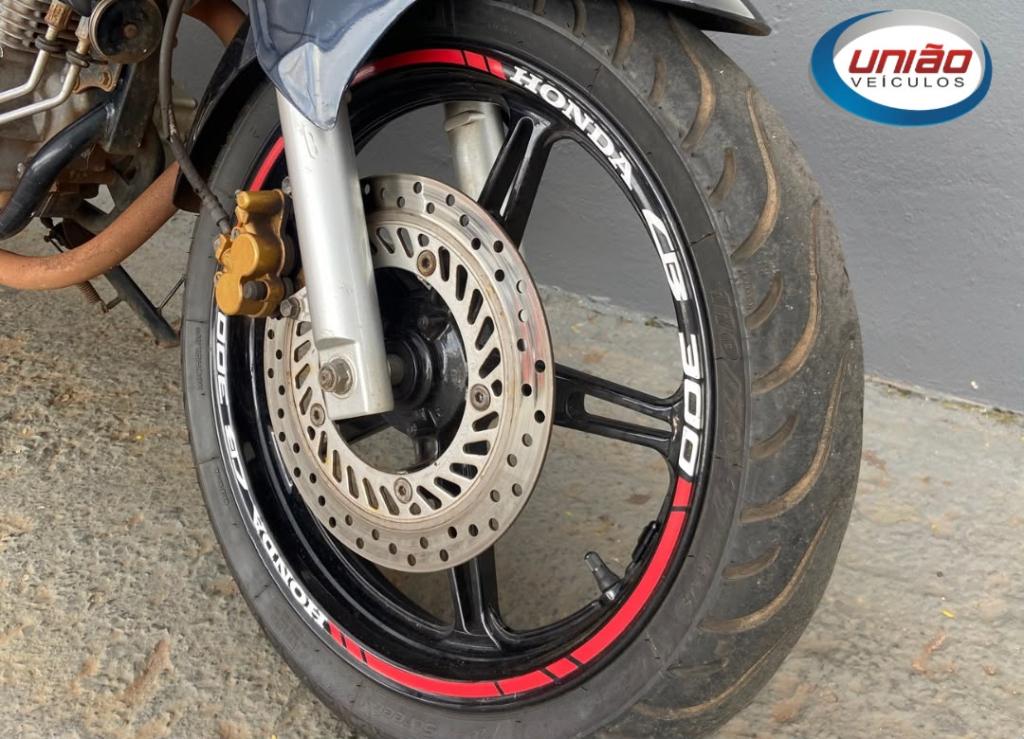 HONDA CB 300 R - Foto