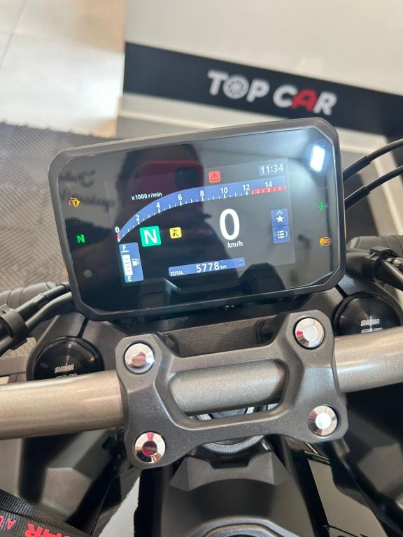 HONDA CB 650 R - Foto