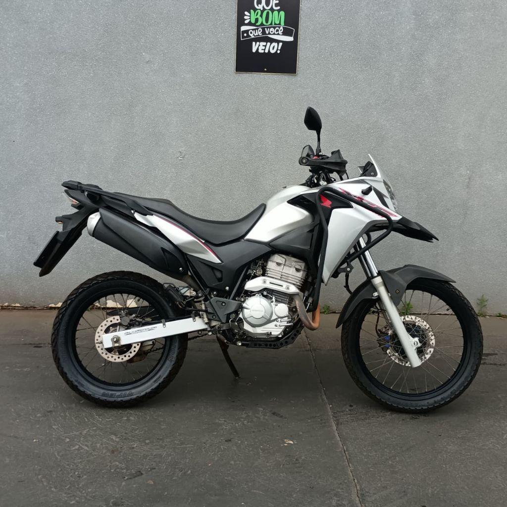HONDA XRE 300 - Foto