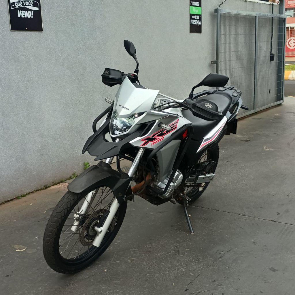 HONDA XRE 300 - Foto