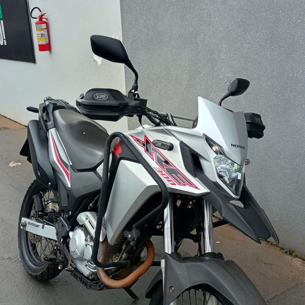 HONDA XRE 300 - Foto