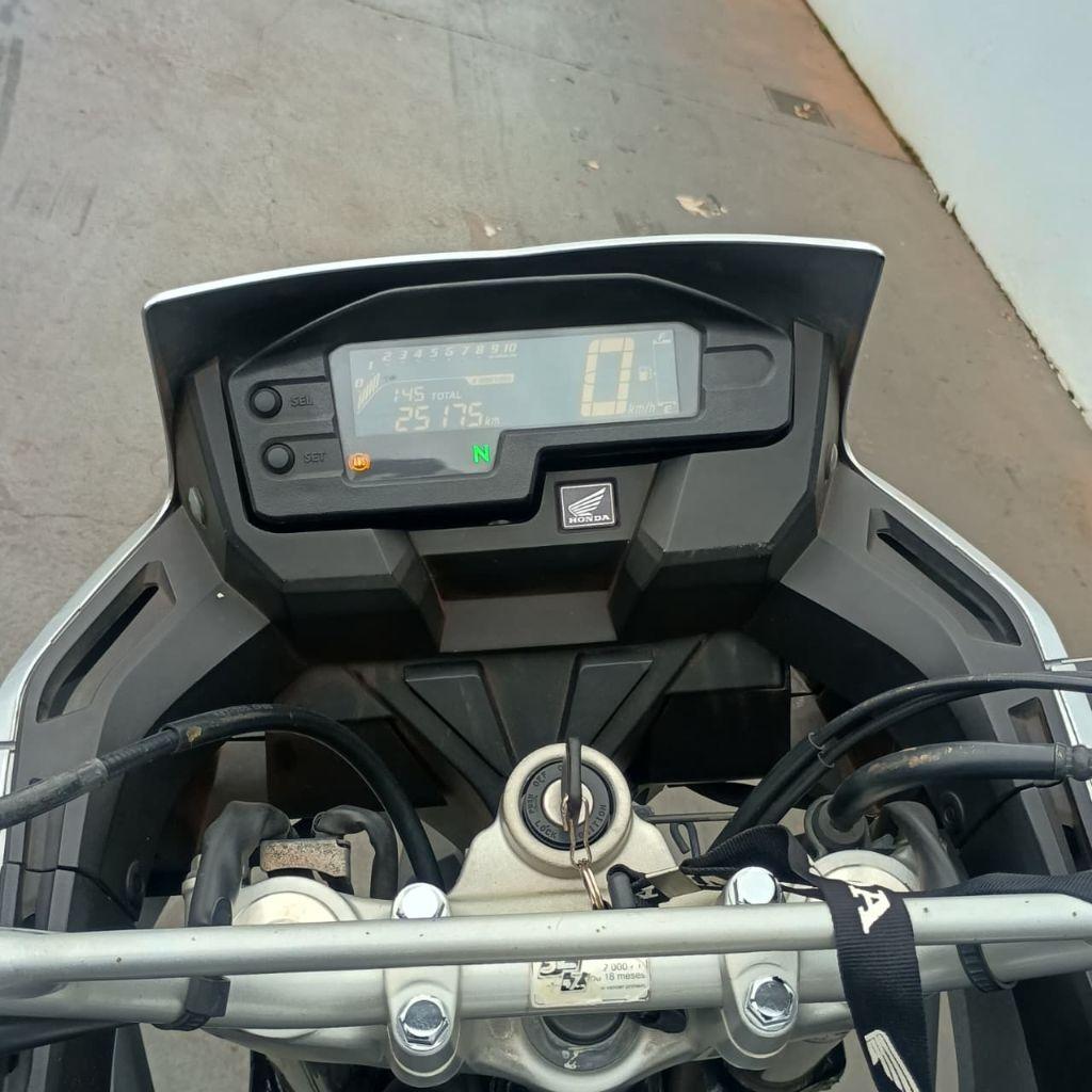 HONDA XRE 300 - Foto