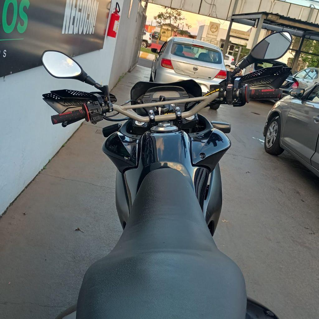 HONDA XRE 300 - Foto