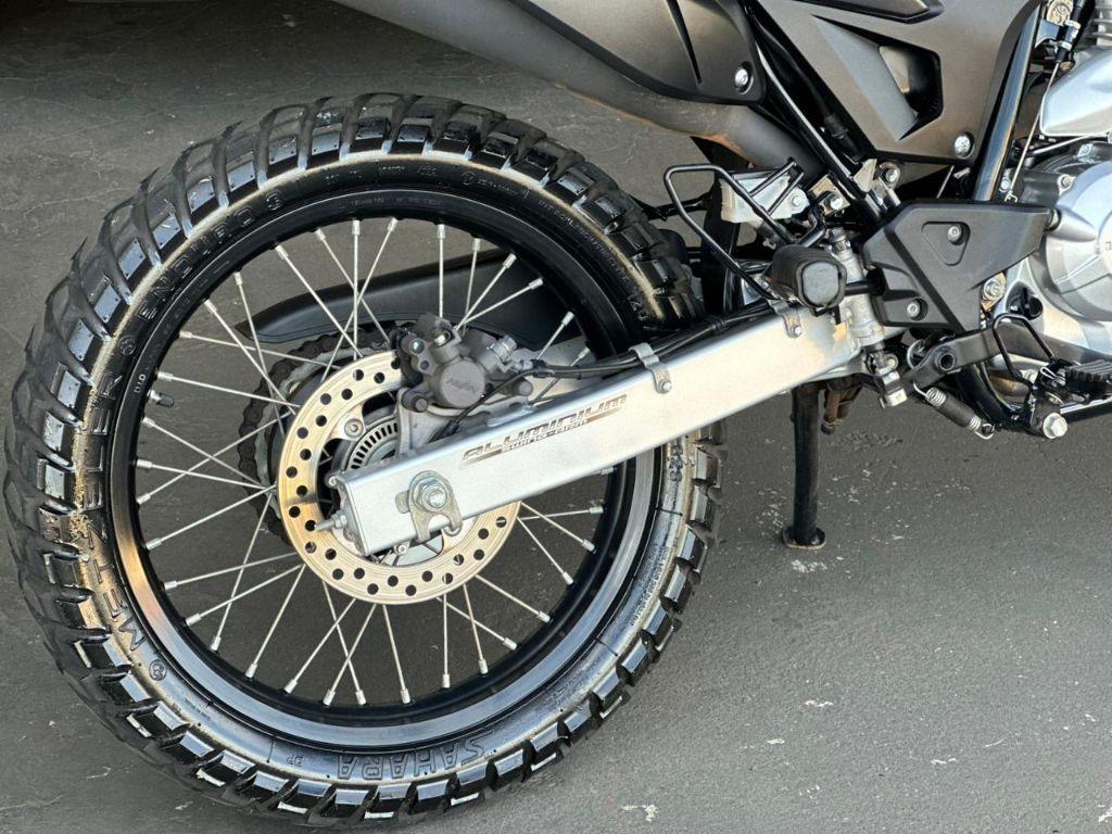 HONDA XRE 300 - Foto