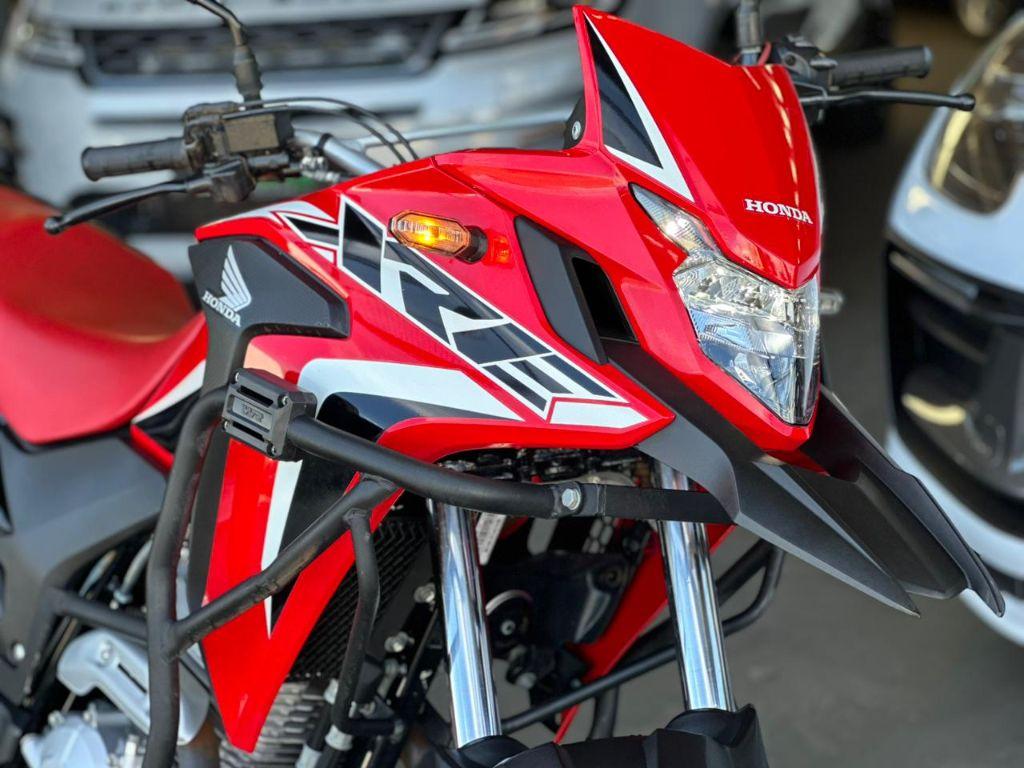 HONDA XRE 300 - Foto