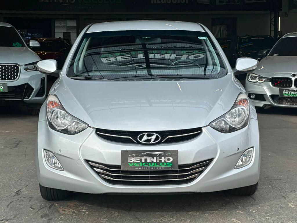 HYUNDAI Elantra - Foto
