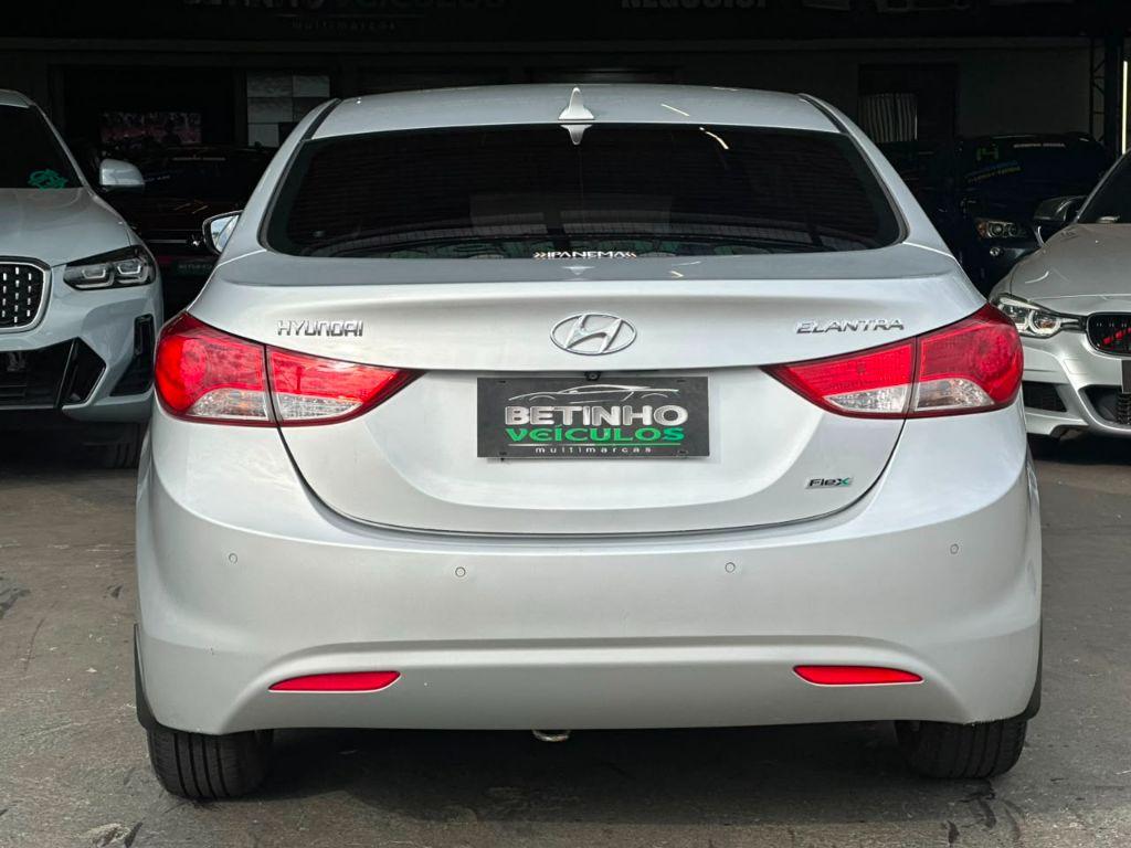 HYUNDAI Elantra - Foto