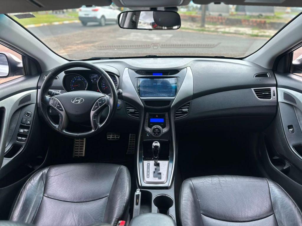 HYUNDAI Elantra - Foto