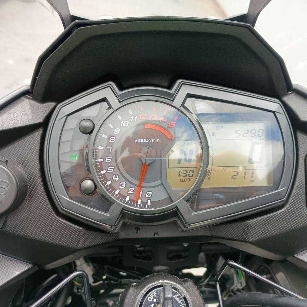 KAWASAKI Versys 300 - Foto