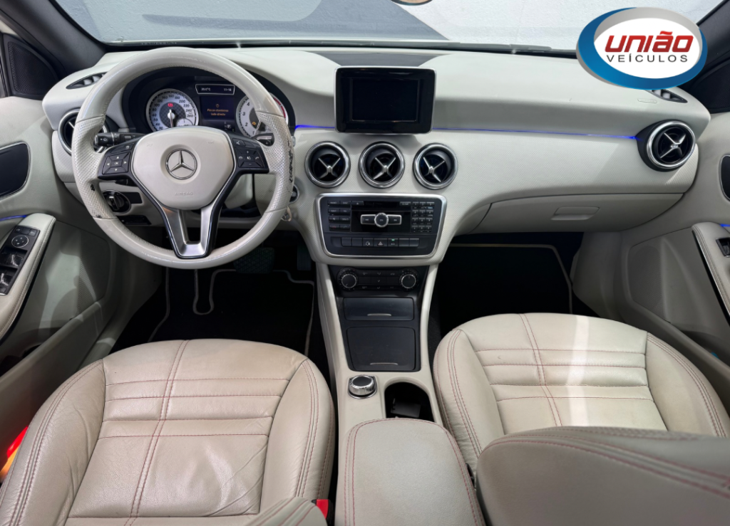 MERCEDES-BENZ A 200 - Foto