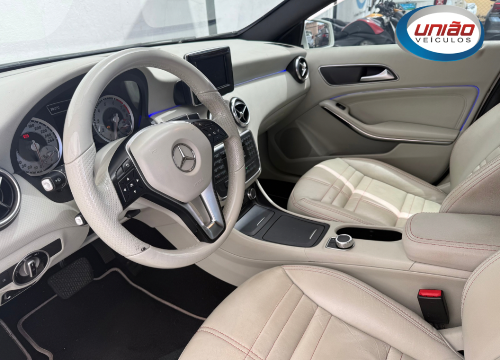 MERCEDES-BENZ A 200 - Foto