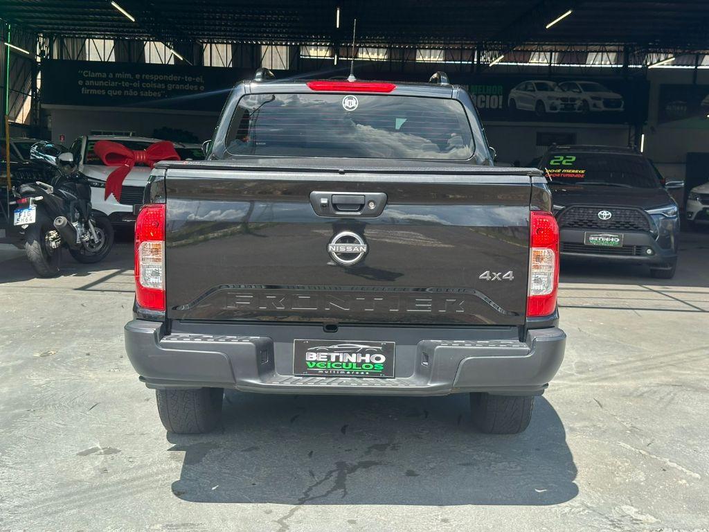 NISSAN Frontier - Foto