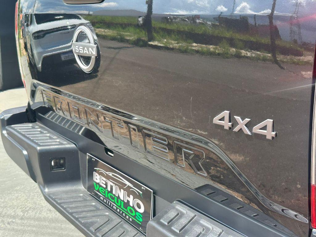 NISSAN Frontier - Foto