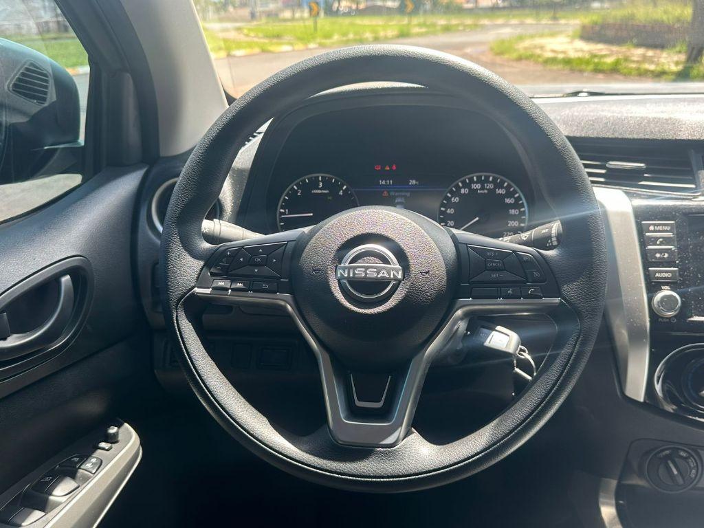 NISSAN Frontier - Foto