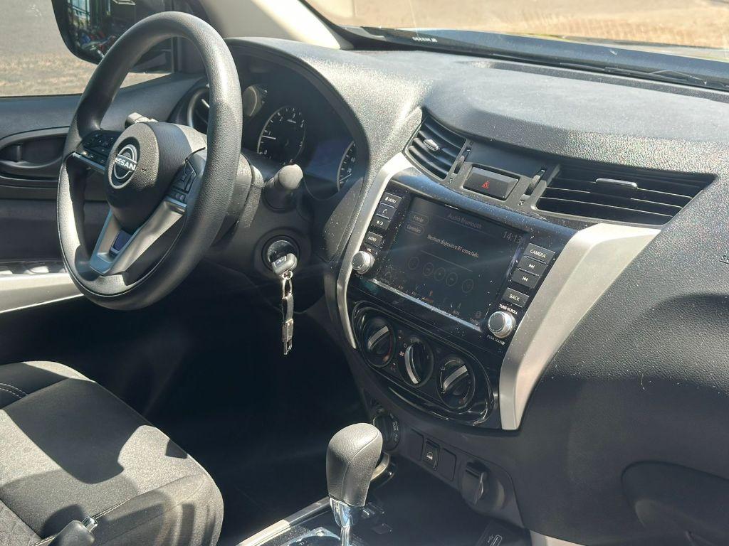NISSAN Frontier - Foto