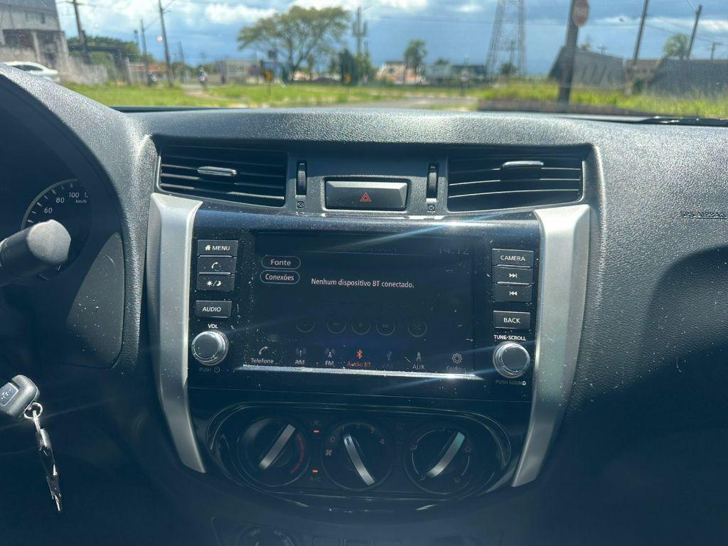 NISSAN Frontier - Foto