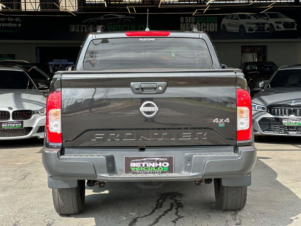 NISSAN Frontier - Foto