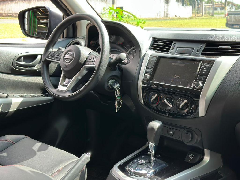 NISSAN Frontier - Foto