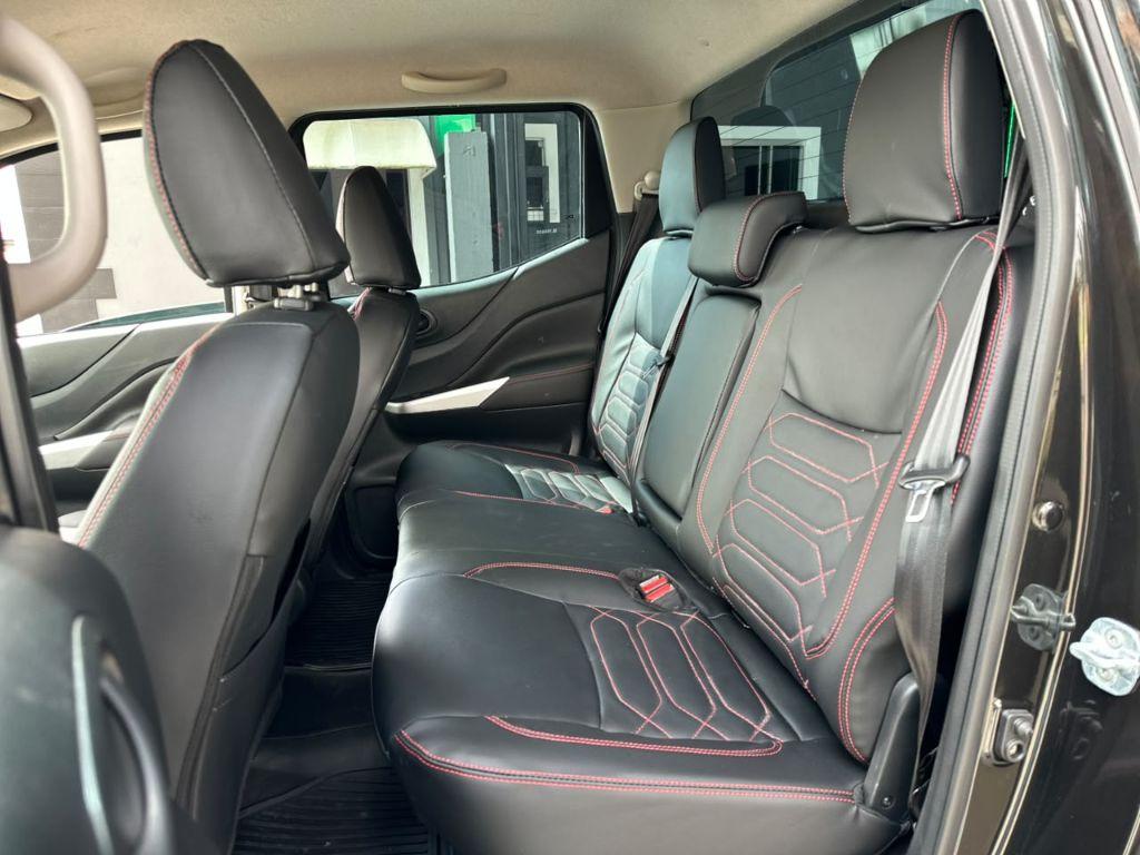 NISSAN Frontier - Foto