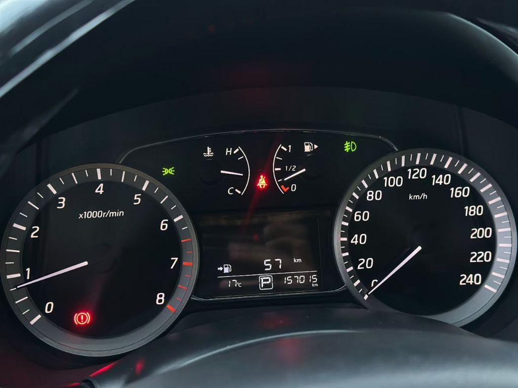 NISSAN Sentra - Foto