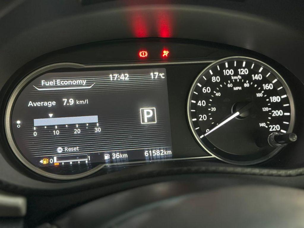 NISSAN Versa Sedan - Foto