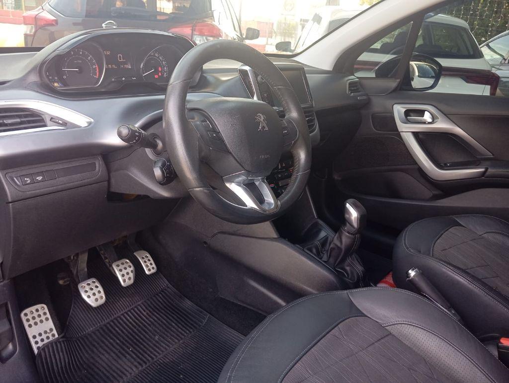 PEUGEOT 208 - Foto