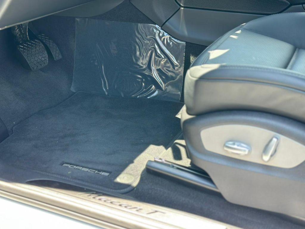 PORSCHE Macan - Foto