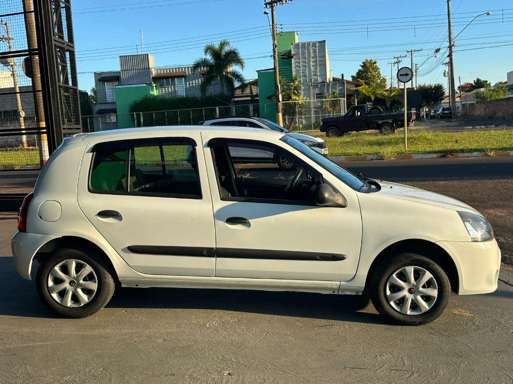 RENAULT Clio Hatch - Foto