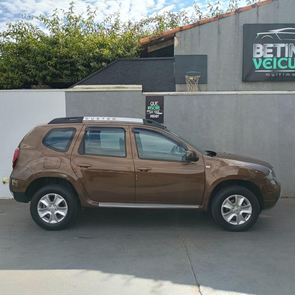 RENAULT Duster - Foto