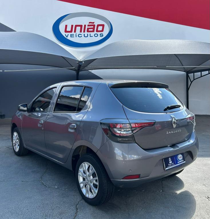 RENAULT Sandero - Foto