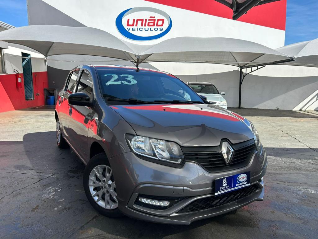 RENAULT Sandero - Foto