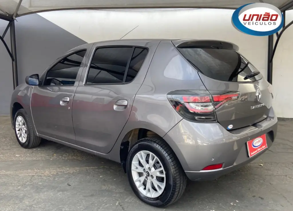 RENAULT Sandero - Foto