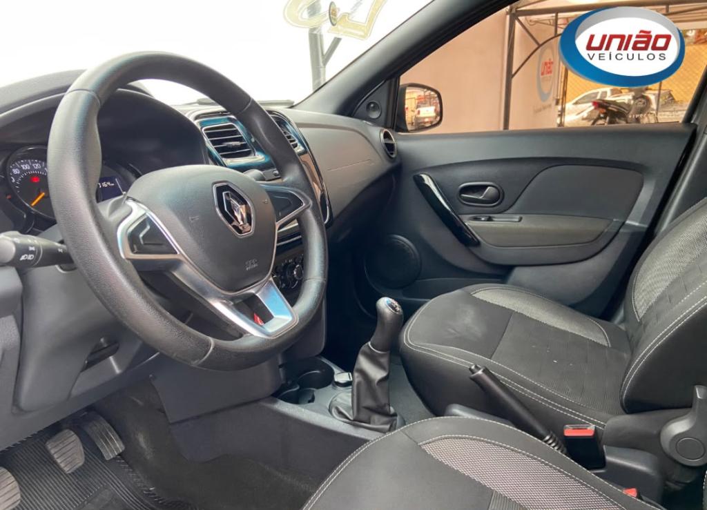 RENAULT Sandero - Foto