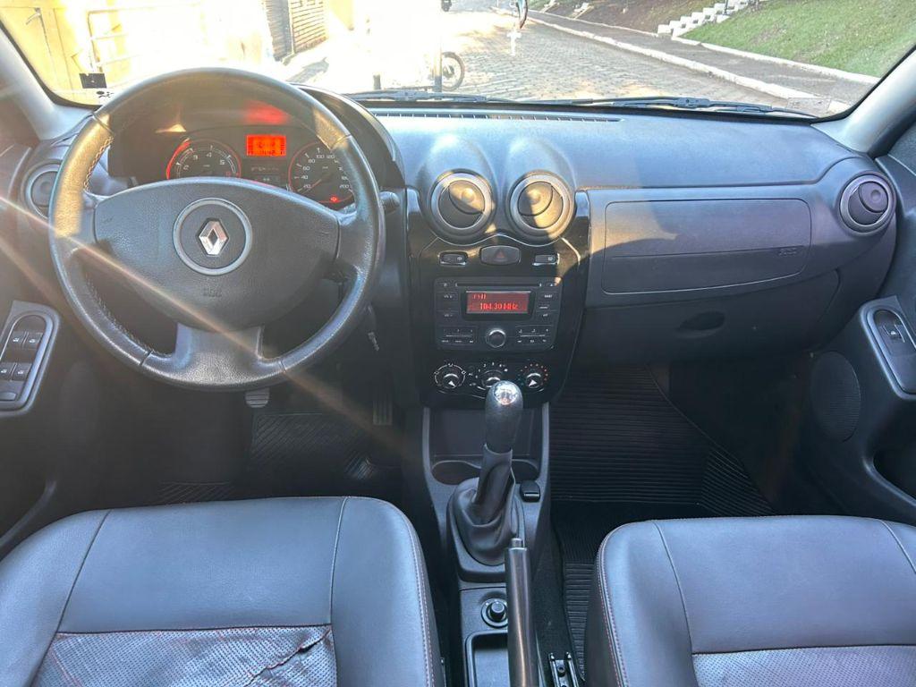 RENAULT Sandero - Foto