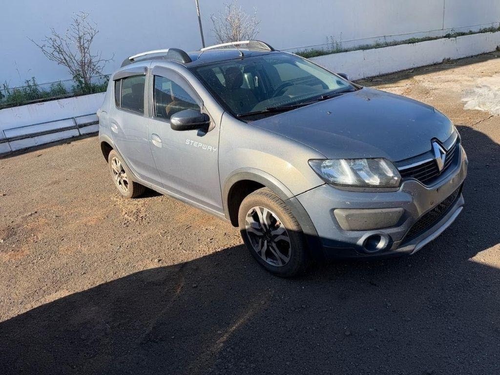 RENAULT Sandero - Foto