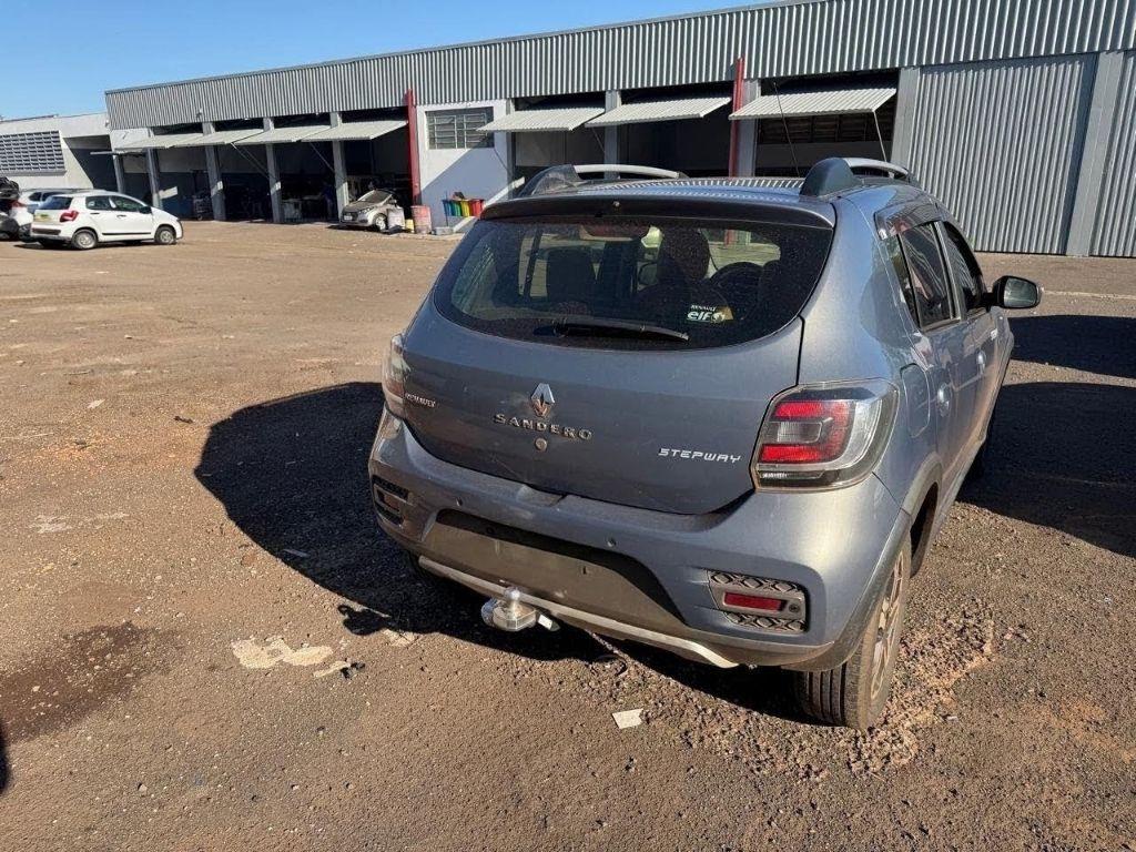 RENAULT Sandero - Foto