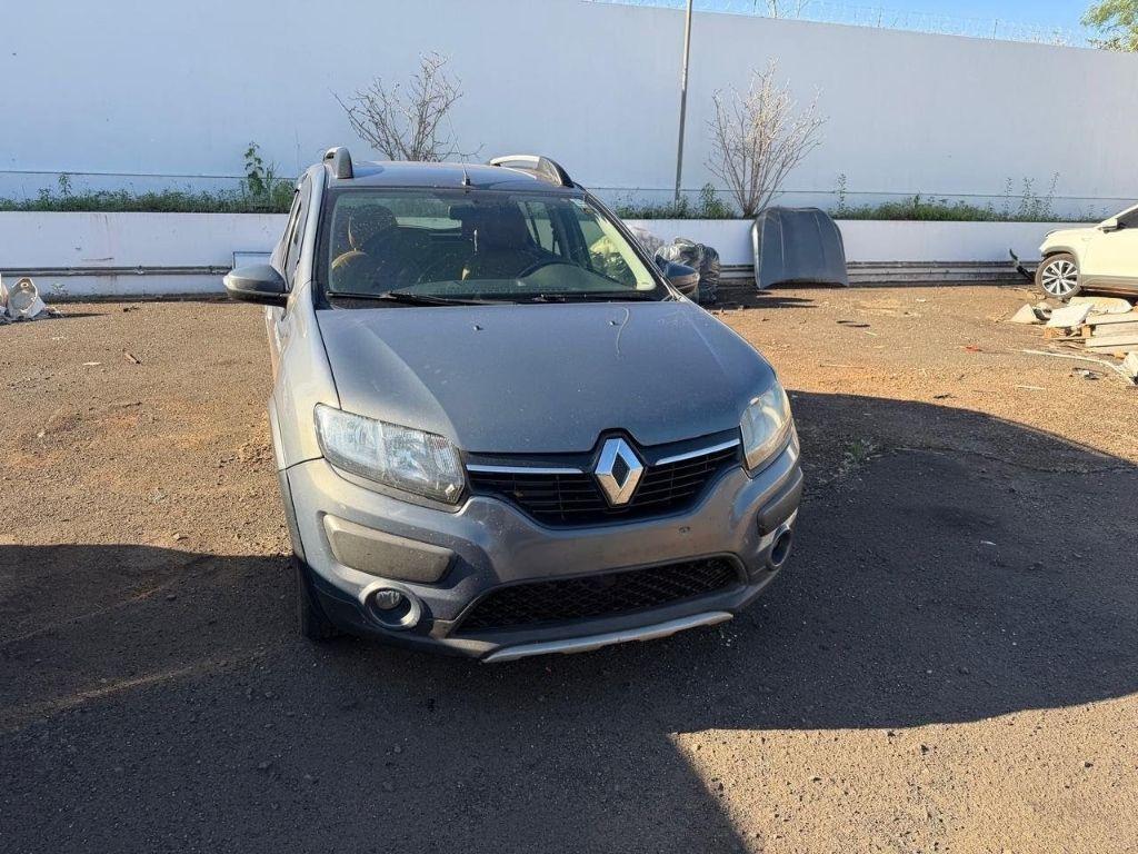 RENAULT Sandero - Foto