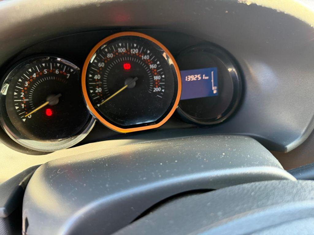 RENAULT Sandero - Foto
