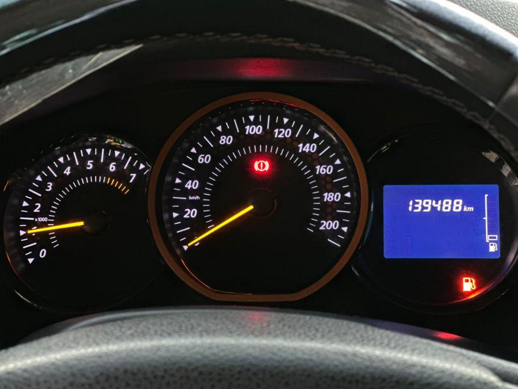 RENAULT Sandero - Foto