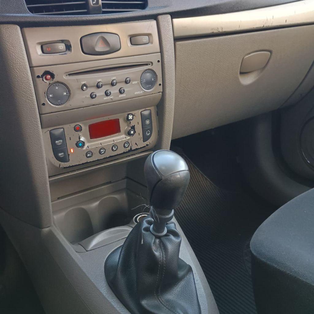 RENAULT Symbol - Foto