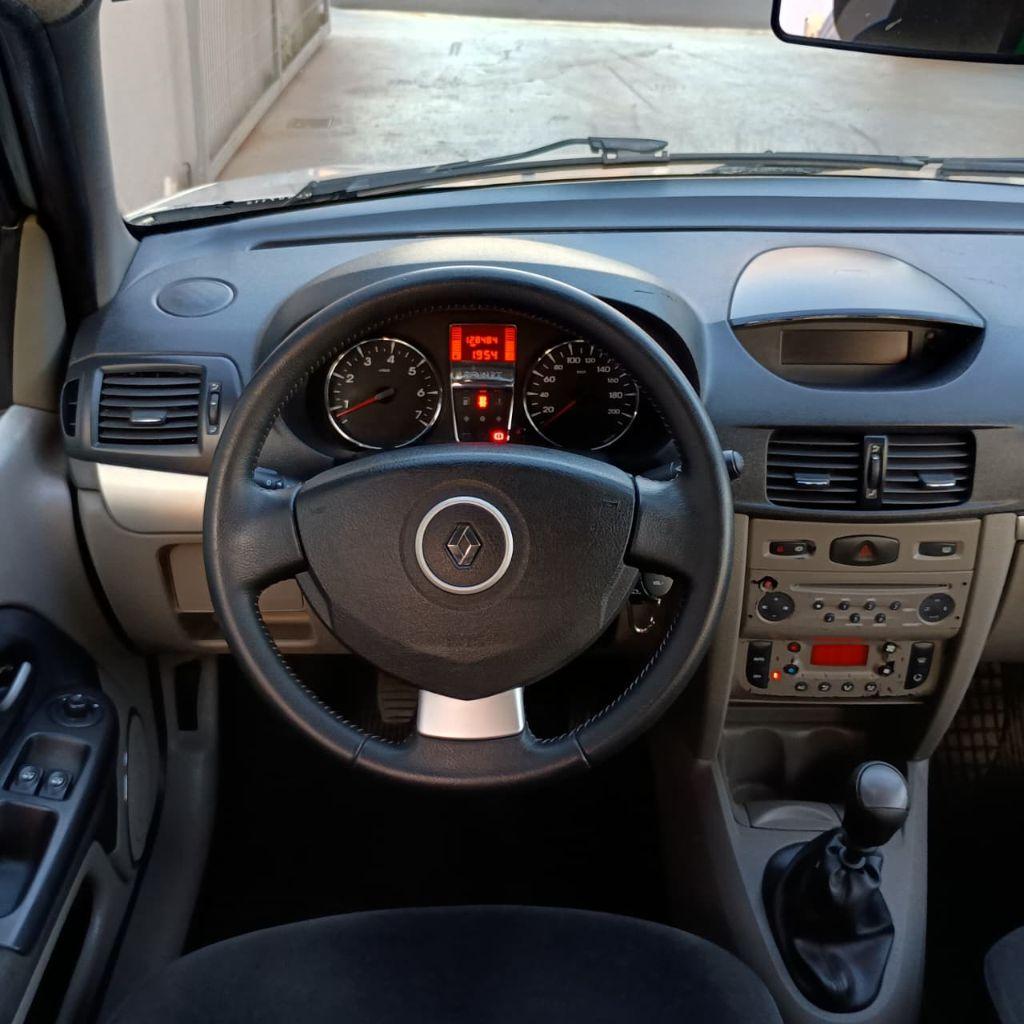 RENAULT Symbol - Foto