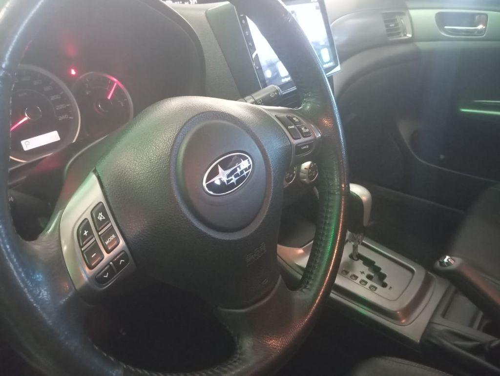 SUBARU Impreza Hatch - Foto