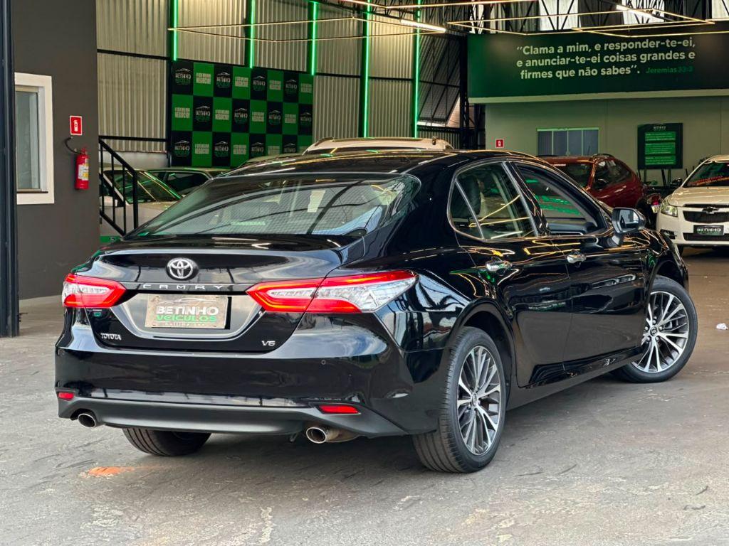 TOYOTA Camry - Foto