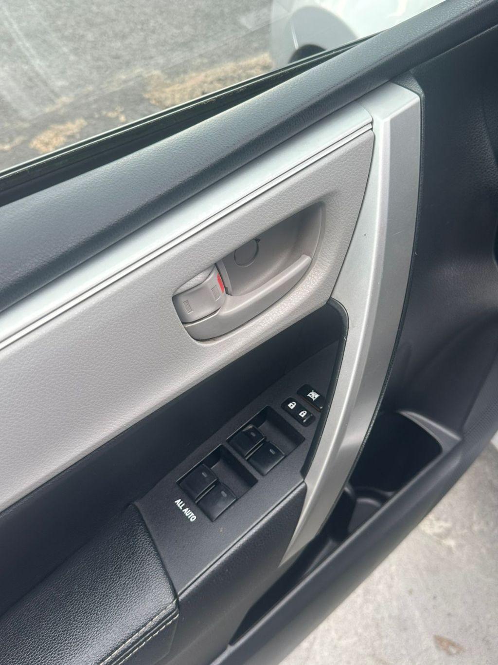 TOYOTA Corolla - Foto