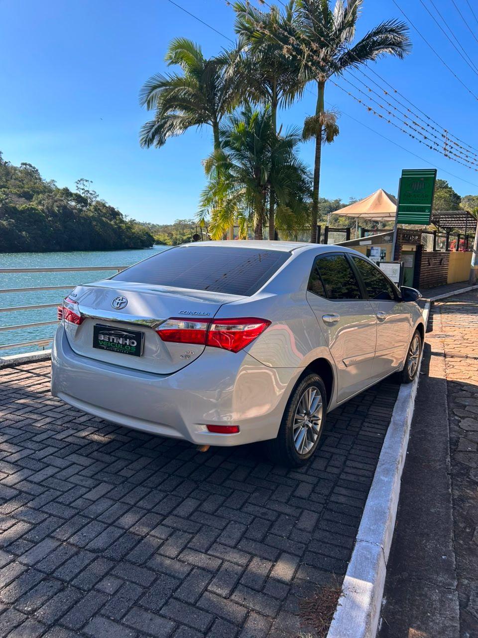 TOYOTA Corolla - Foto