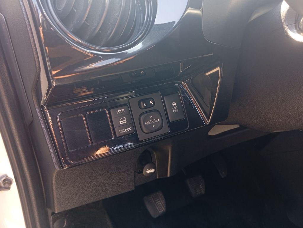 TOYOTA Etios Hatch - Foto