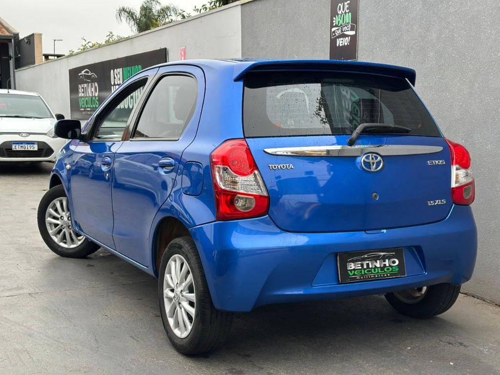 TOYOTA Etios Hatch - Foto
