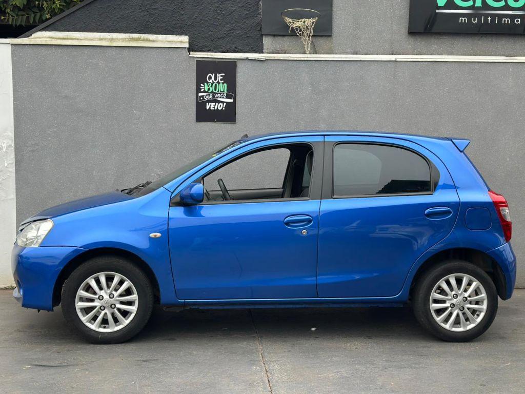 TOYOTA Etios Hatch - Foto