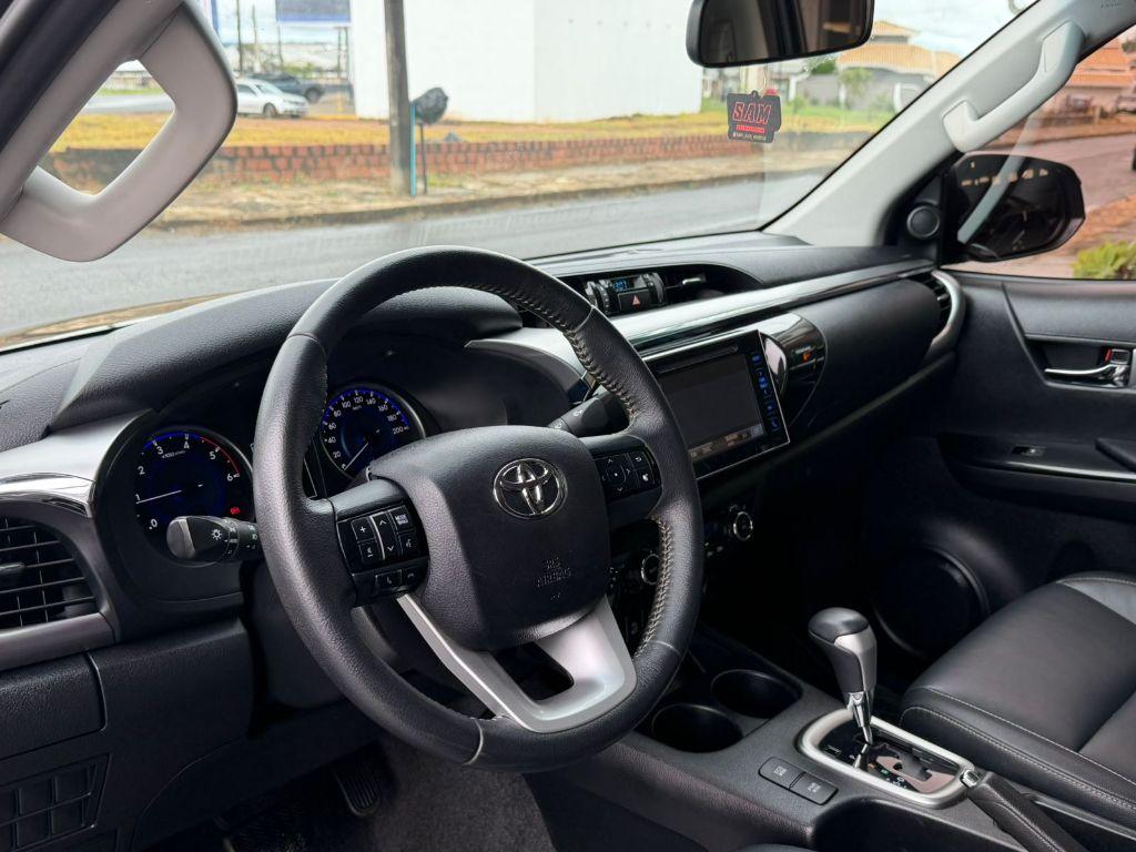 TOYOTA Hilux Caminhonete - Foto